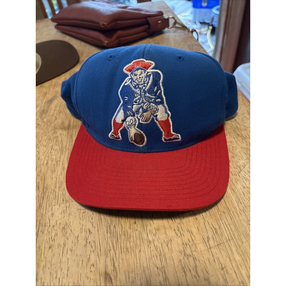 New England Patriots Hat Vintage Mitchell & Ness Snapback NFL Blue Red Cap